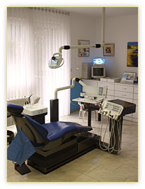 Behandlungszimmer 2 Dr. Müller-Osten Behandlungszimmer 2 Dr. Müller-Osten